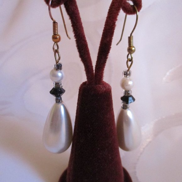 ENCORE PEARL BEADED EARRINGS – NWT - Picture 5 of 8